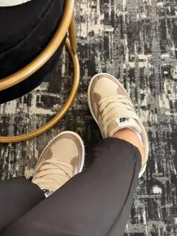Tênis New Balance  Bege 303