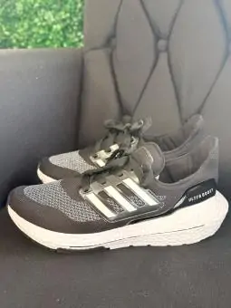 Tênis Adidas Ultra Boost Preto com Branco - Código 39