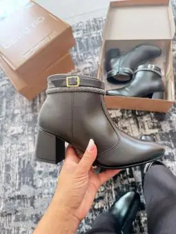 Bota Feminina Cano Baixo Strass Beira Rio - Código 4