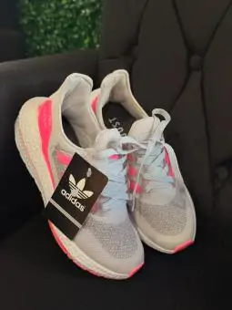 Tênis Adidas Ultra Boost Cinza/Rosa