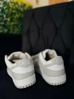 Tênis Nike Dunk Cinza com Branco