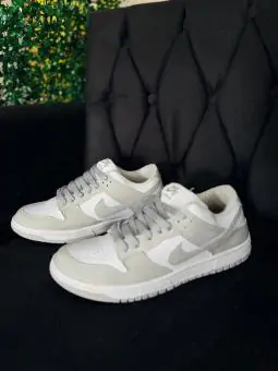 Tênis Nike Dunk Cinza com Branco