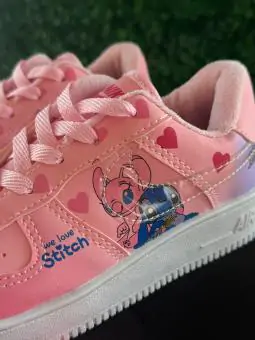 Tênis Nike Air Force Stitch Rosa